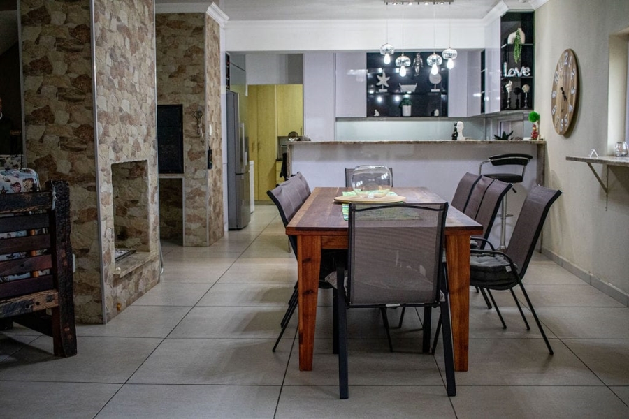 7 Bedroom Property for Sale in Aston Bay Eastern Cape